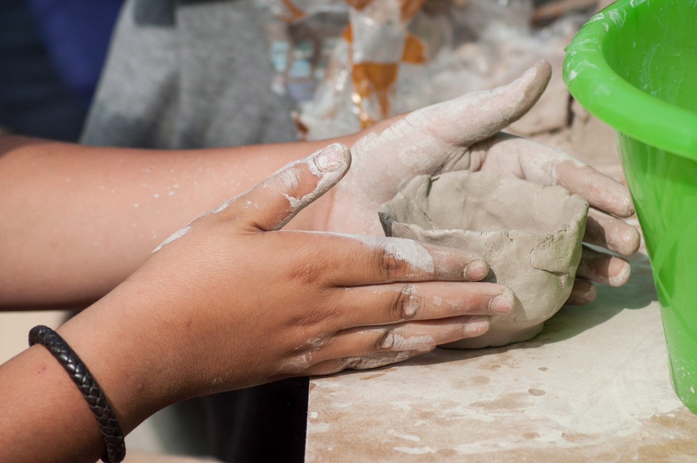 Create ceramic bowls