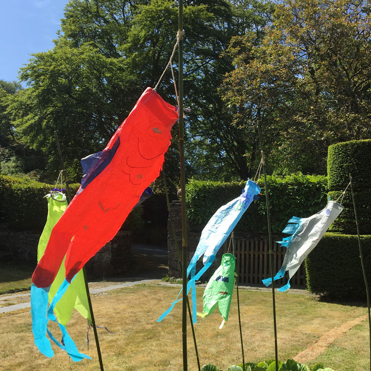 Fish kites