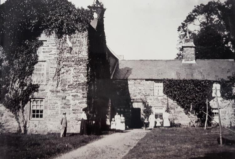 Plas Brondanw, c. 1900.